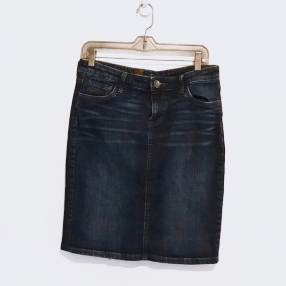 Kut from the Kloth Dresses & Skirts - ✨Kut from the Kloth Denim Skirt